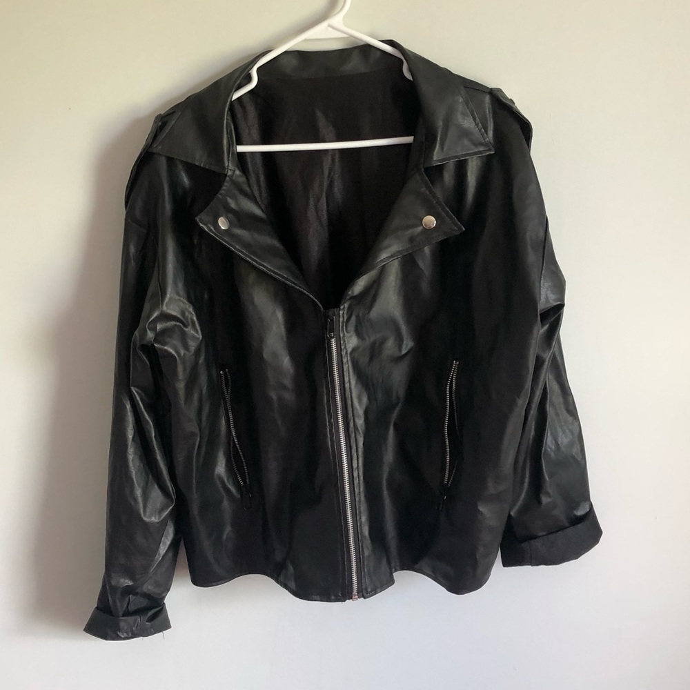 Black (fake) plus size leather jacket